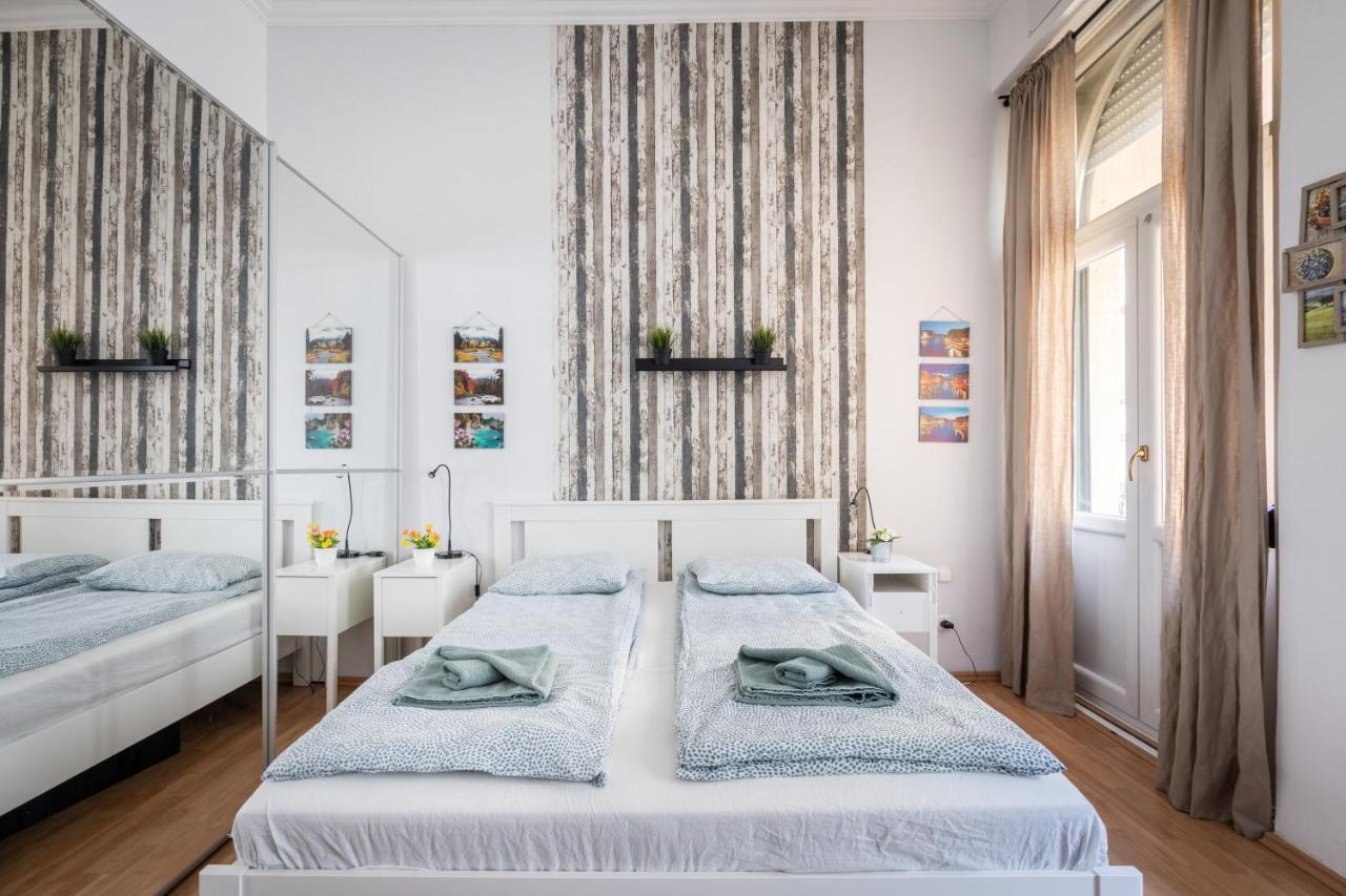 K10 - Kazinczy Street Heritage Suite - Best Location By Bqa Budapest Exteriör bild