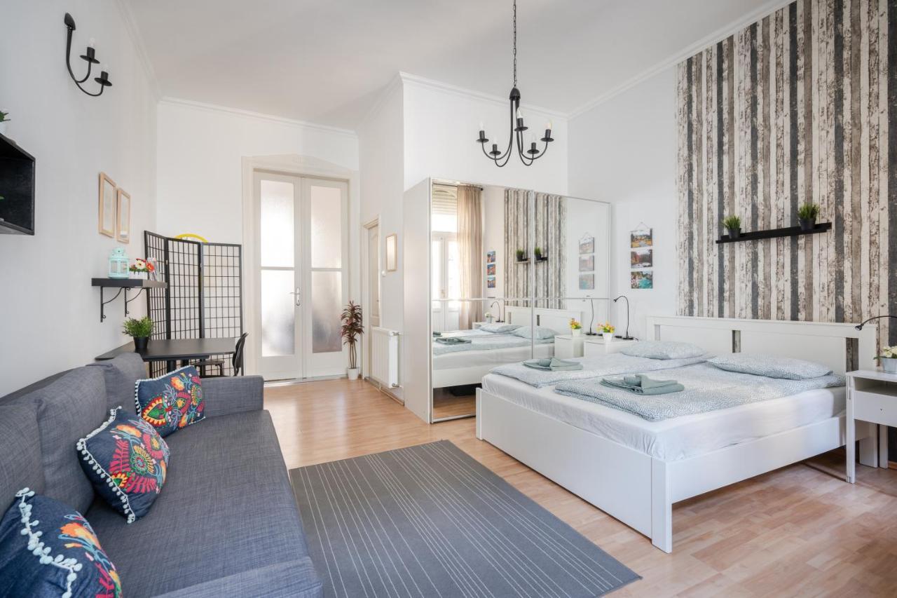K10 - Kazinczy Street Heritage Suite - Best Location By Bqa Budapest Exteriör bild
