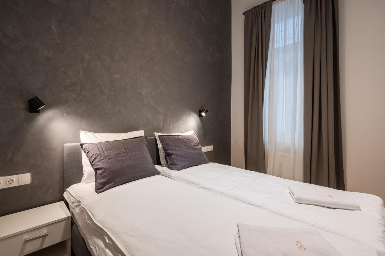 K10 - Kazinczy Street Heritage Suite - Best Location By Bqa Budapest Exteriör bild