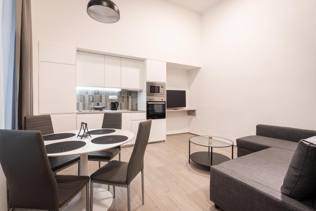 K10 - Kazinczy Street Heritage Suite - Best Location By Bqa Budapest Exteriör bild