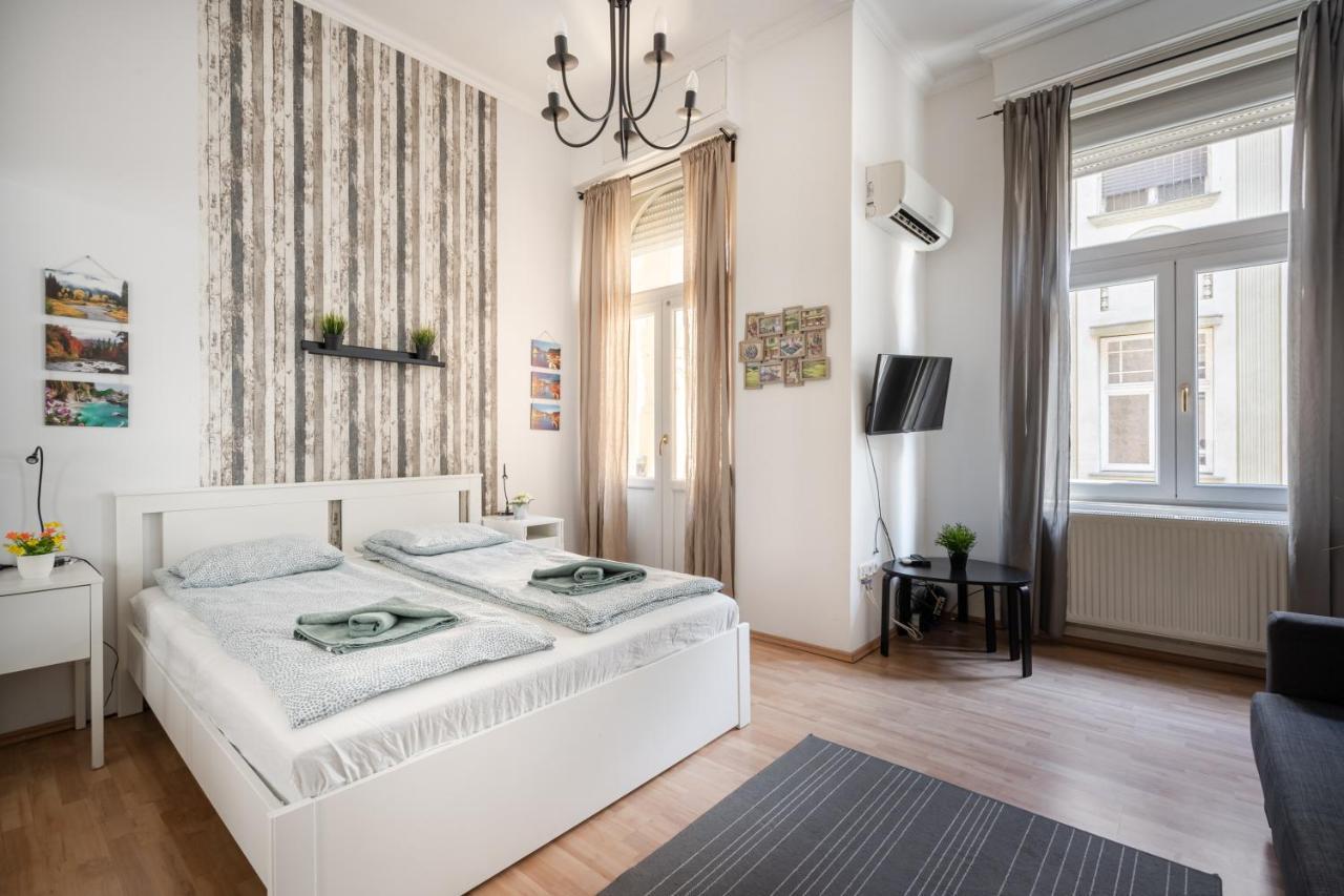 K10 - Kazinczy Street Heritage Suite - Best Location By Bqa Budapest Exteriör bild
