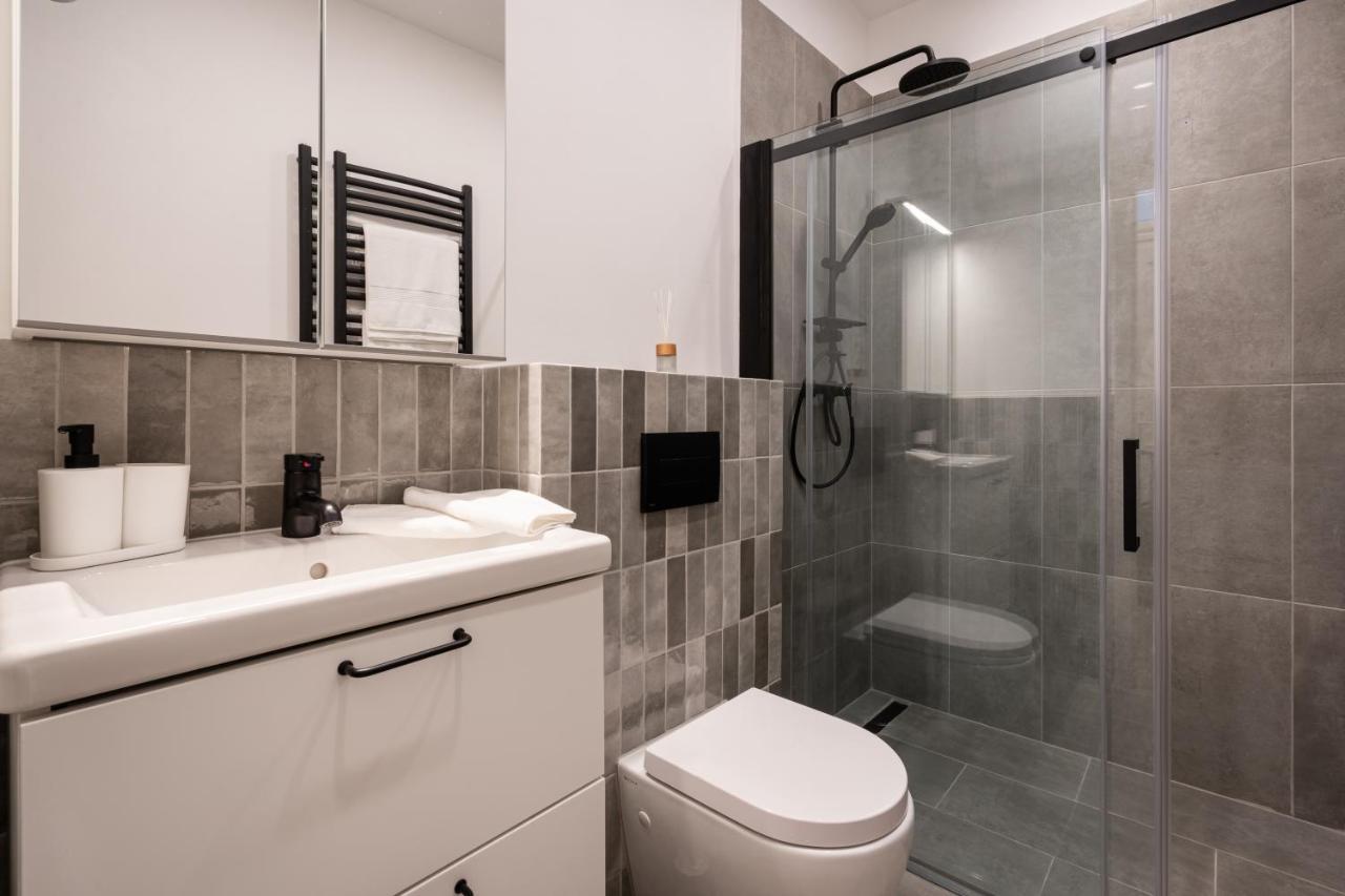 K10 - Kazinczy Street Heritage Suite - Best Location By Bqa Budapest Exteriör bild