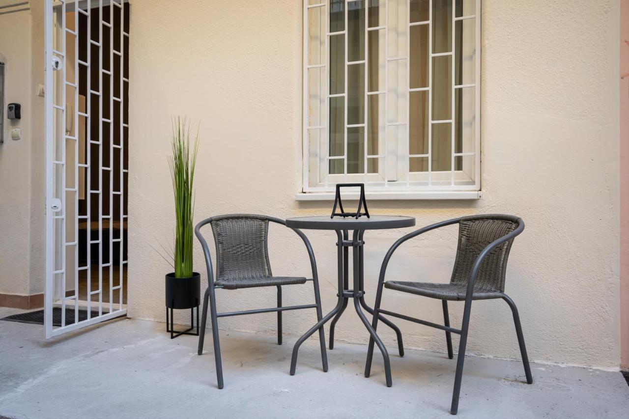 K10 - Kazinczy Street Heritage Suite - Best Location By Bqa Budapest Exteriör bild