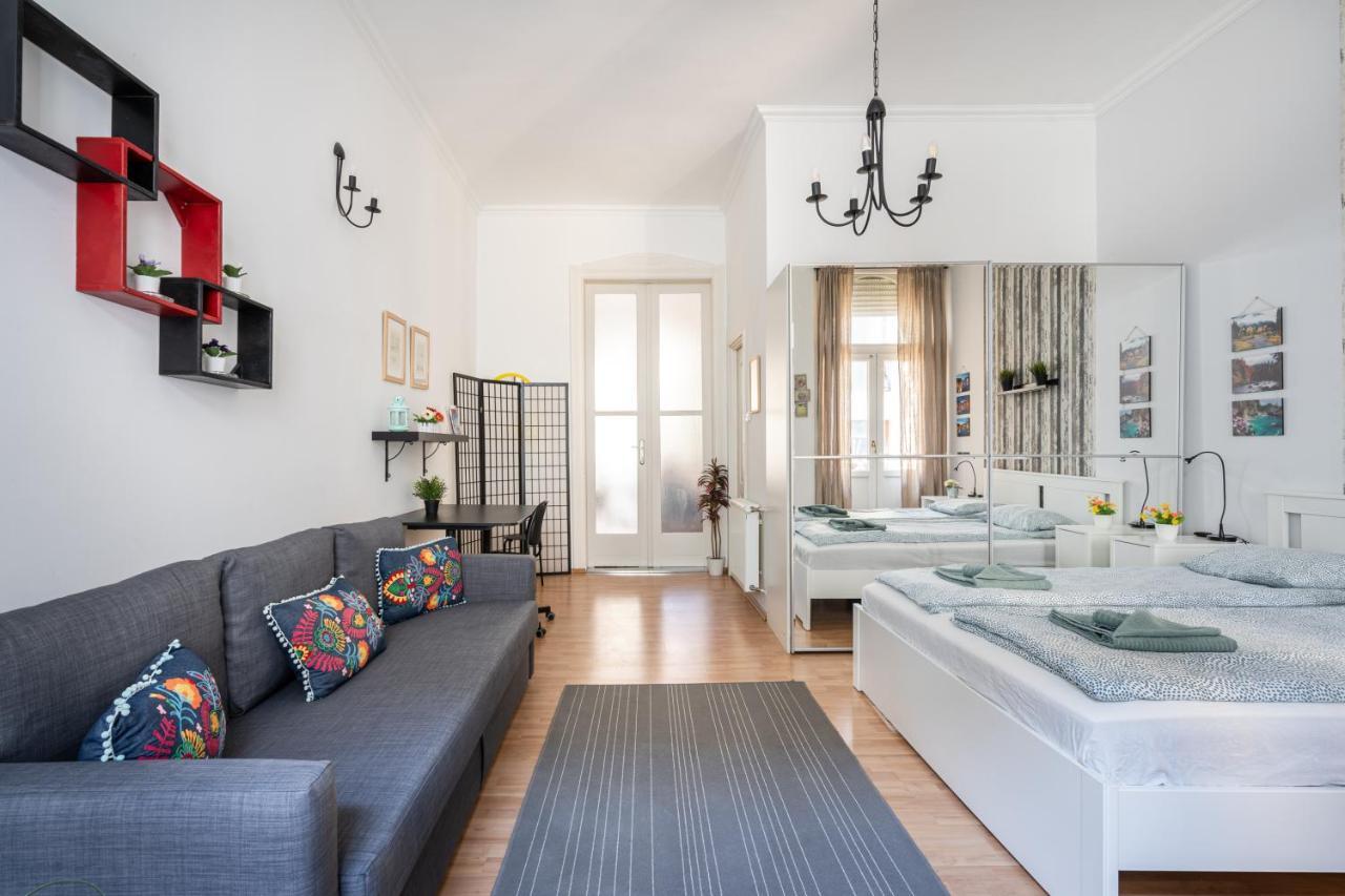 K10 - Kazinczy Street Heritage Suite - Best Location By Bqa Budapest Exteriör bild