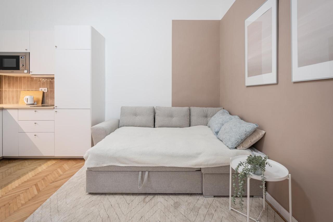 K10 - Kazinczy Street Heritage Suite - Best Location By Bqa Budapest Exteriör bild