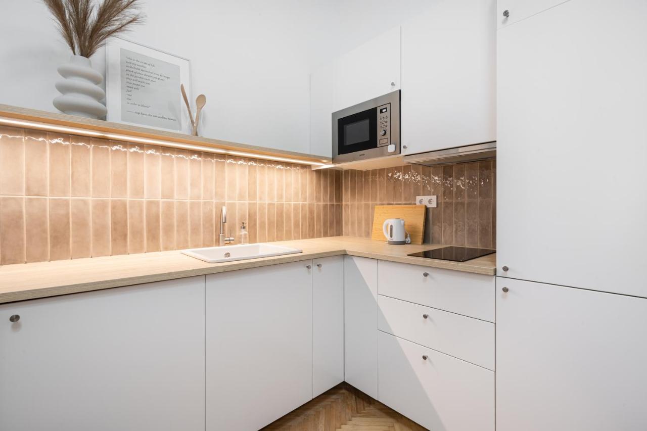K10 - Kazinczy Street Heritage Suite - Best Location By Bqa Budapest Exteriör bild