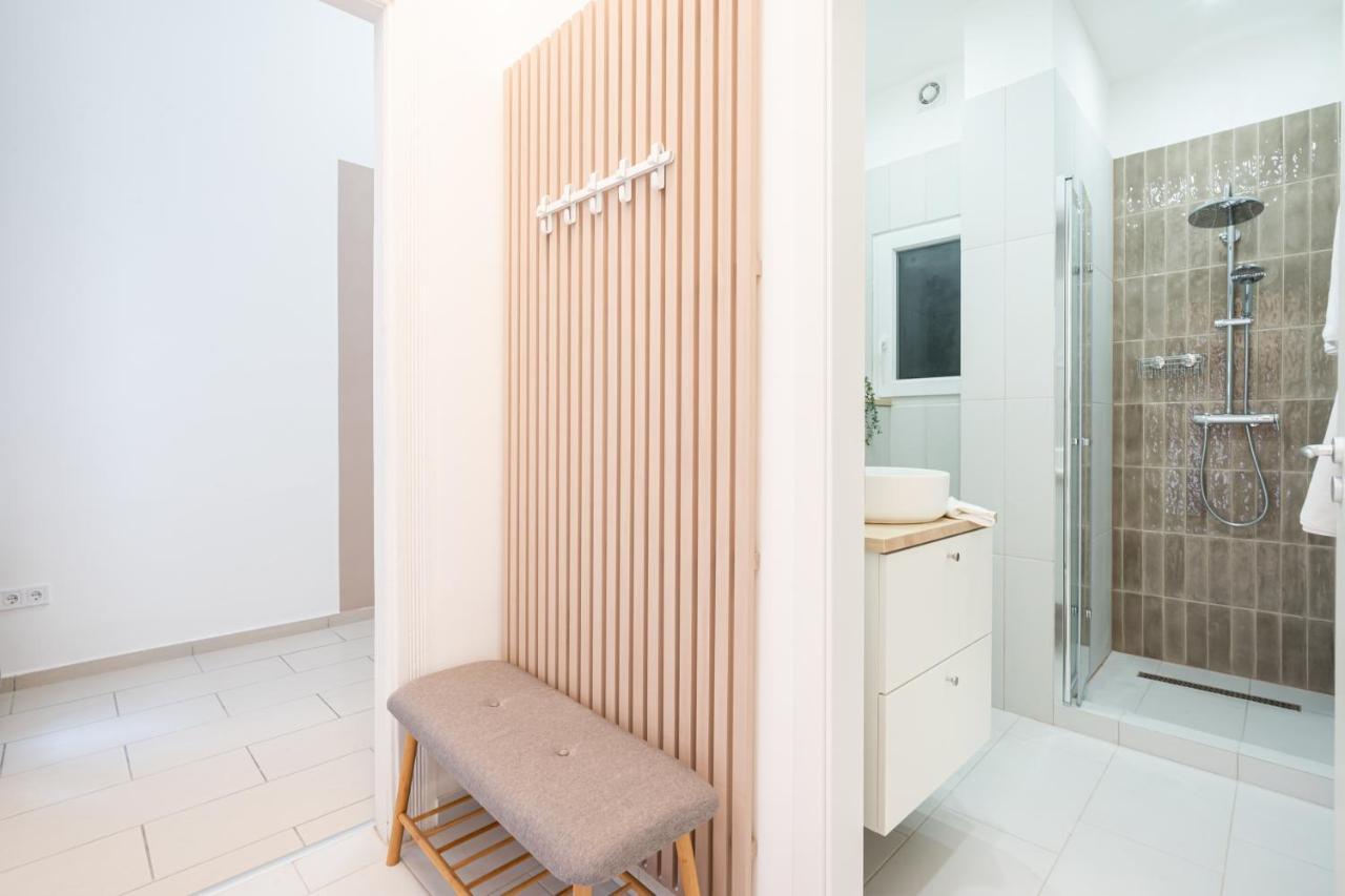 K10 - Kazinczy Street Heritage Suite - Best Location By Bqa Budapest Exteriör bild