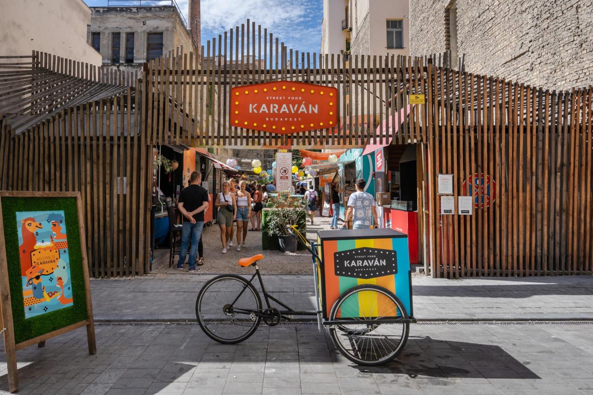 K10 - Kazinczy Street Heritage Suite - Best Location By Bqa Budapest Exteriör bild